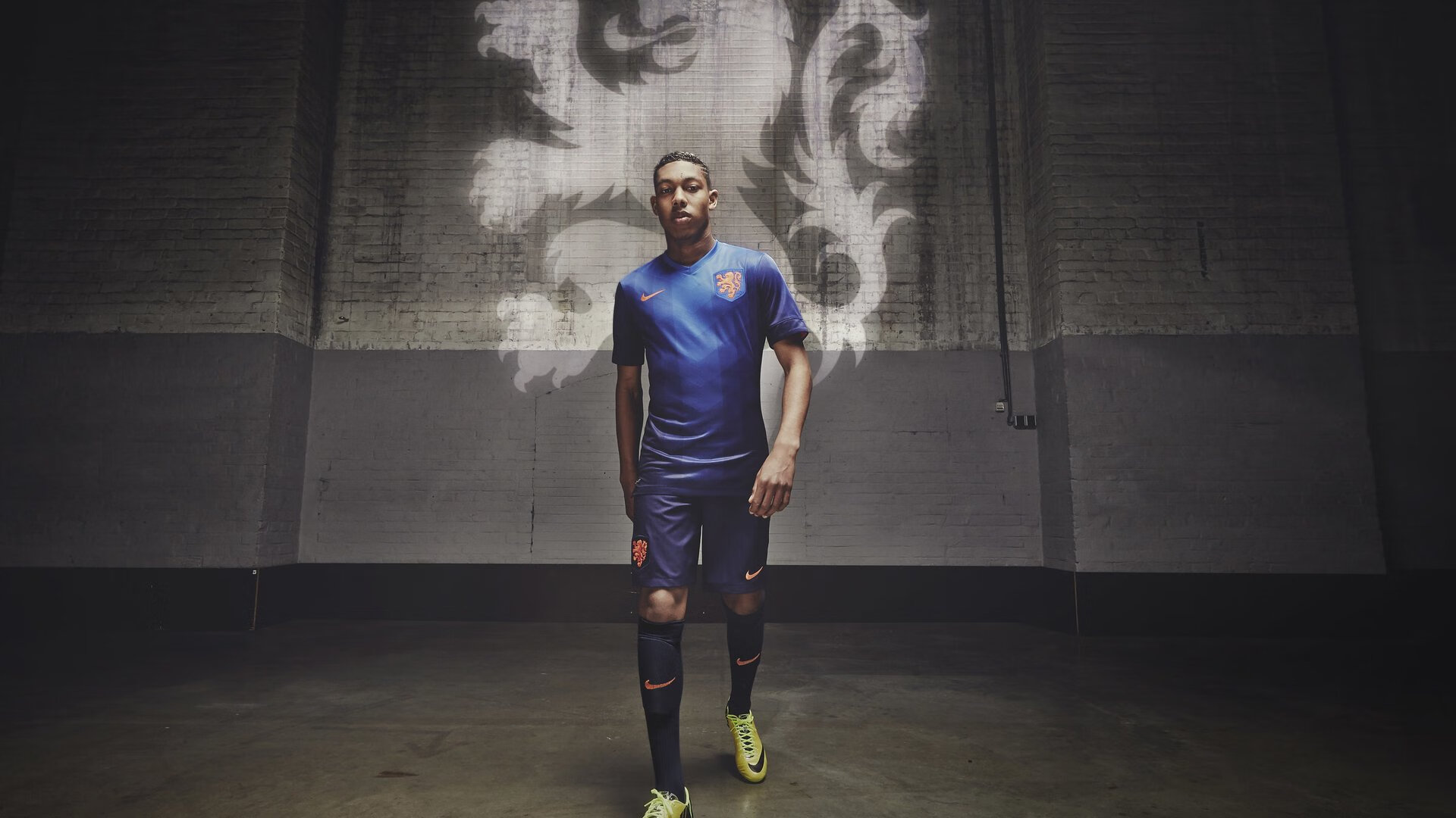 基：全黑队的“战术执行者”，每次进攻和防守都完美配合